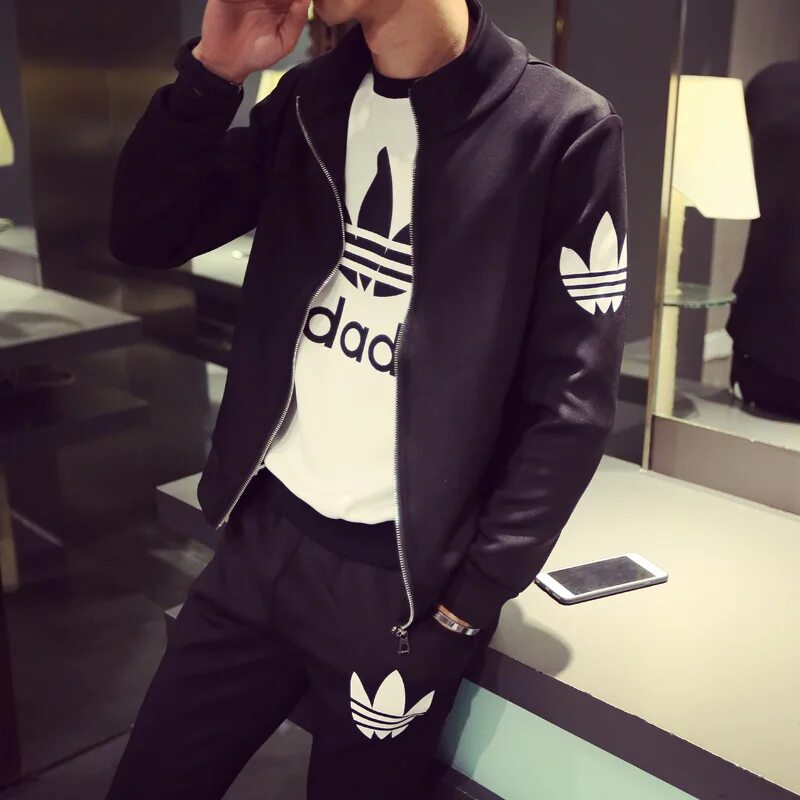 пацаны в найке. картинки на аву для пацанов. хайповый парень. офник в адиках. парень без лица.