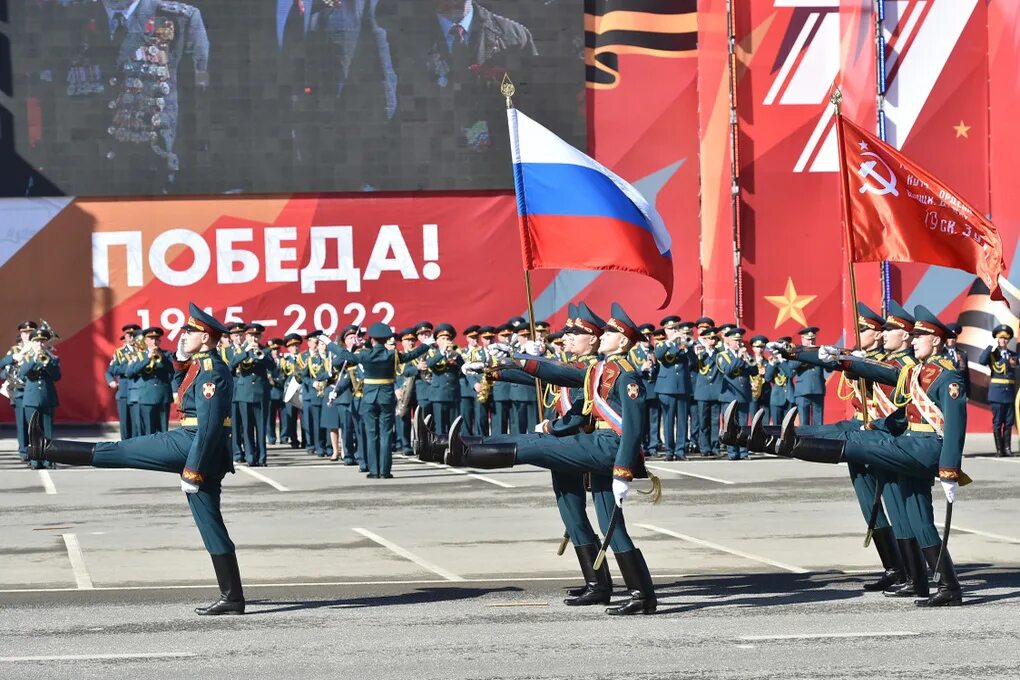 Октябрьская площадь Пермь парад Победы. Парад Победы Пермь 2022. Парад 9 мая 2022 Пермь. Парад Победы в Перми 2023. Пермский парад