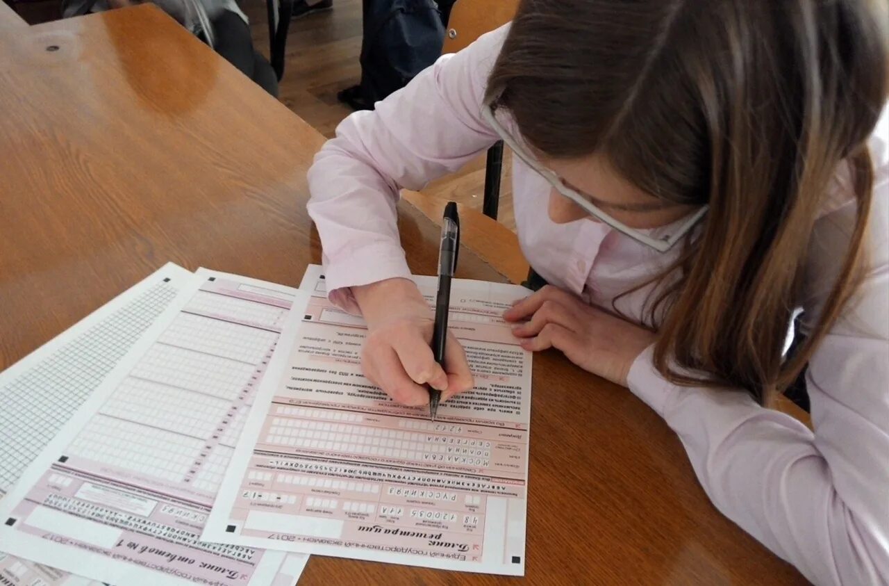 Человек подготовка к огэ. ЕГЭ. Сдача ЕГЭ. Экзамены в школе. Ученики на ЕГЭ.