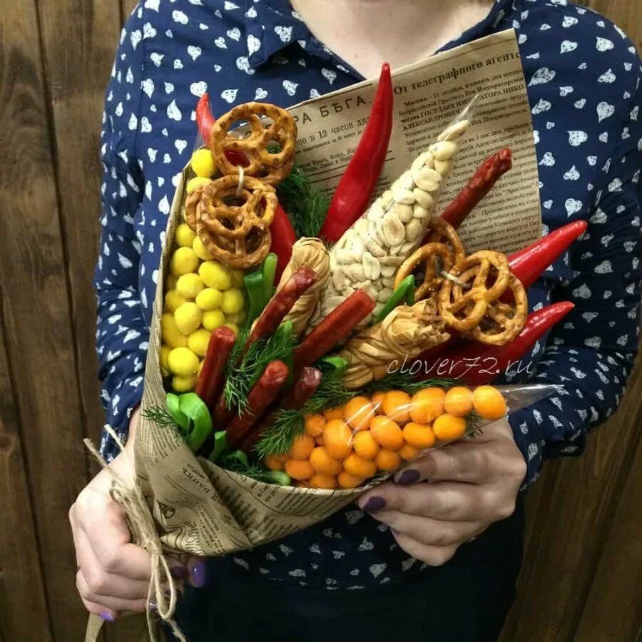 Мужской букет съедобный москва. Букет для мужчины из продуктов. оригинальные букеты для мужчин. съедобные букеты для мужчин. букет для мужчины необычный.