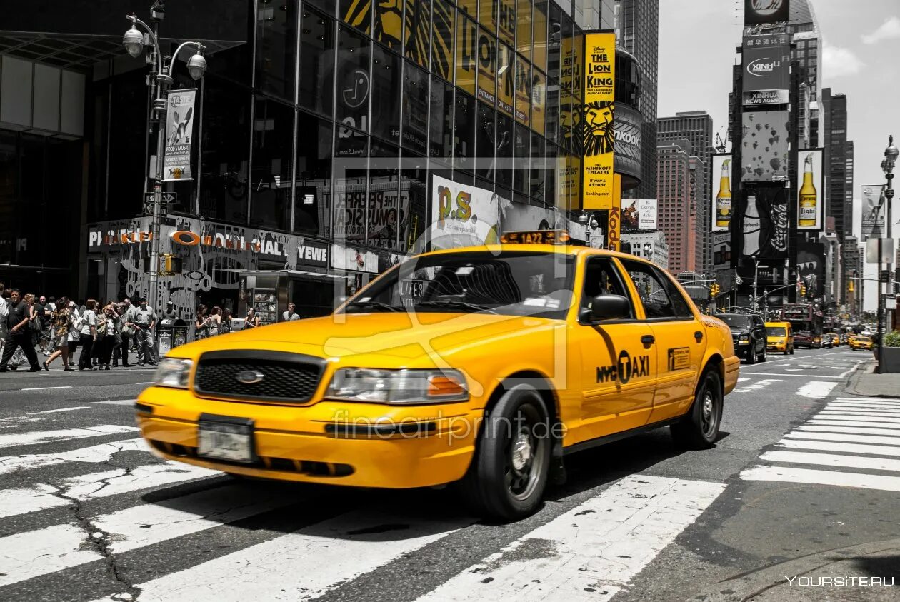 Всего 15 такси 6 желтых. Такси КЭБ Нью Йорк. Нью Йоркское такси Форд. Йеллоу КЭБ.