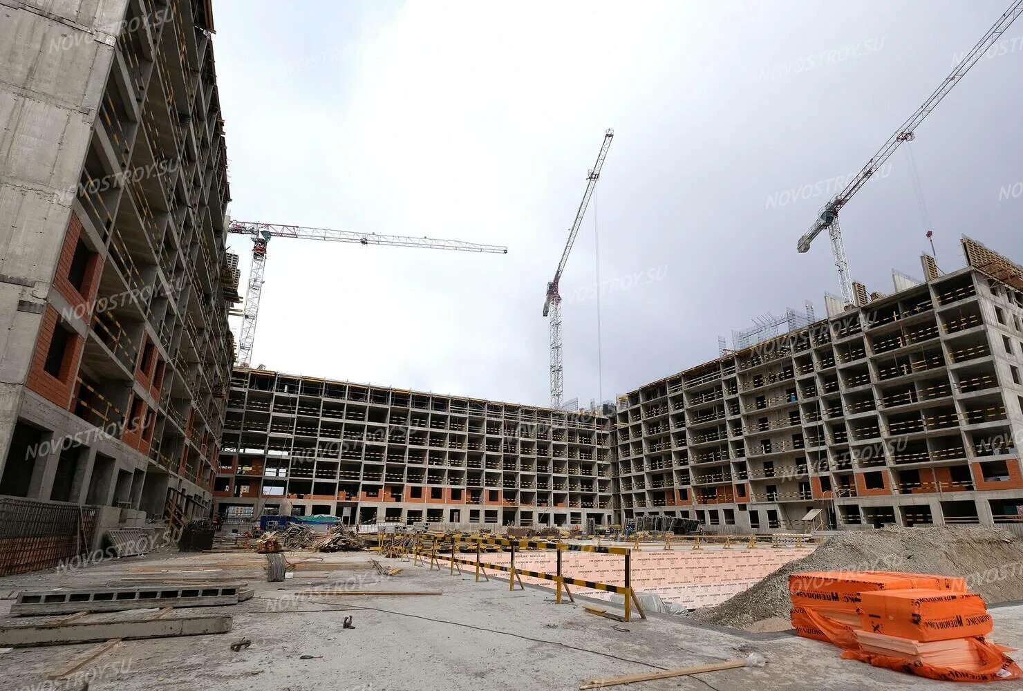 Юнтолово стройка. Веб камера триумф парк 6 очередь. Триумф парк 6 очередь паркинг. Юг-2 молодежный квартал. 6 очередь.