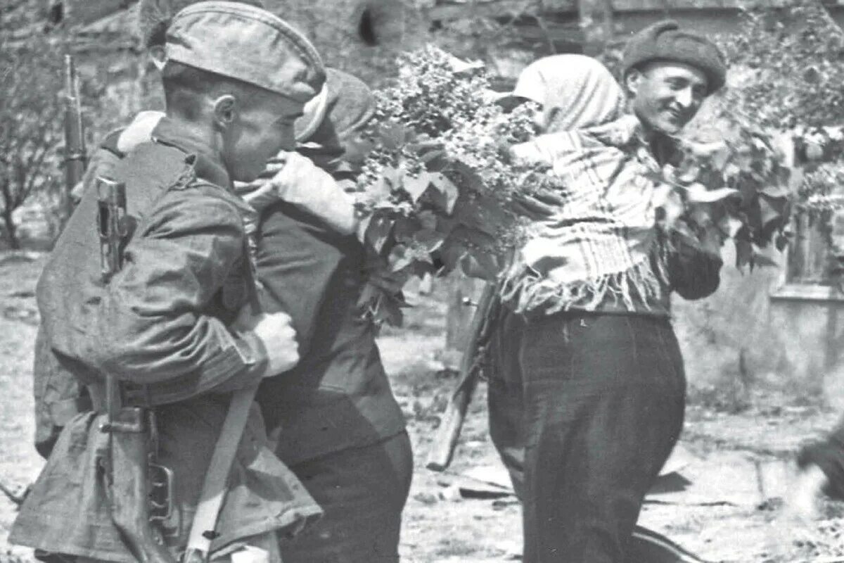 1 октября краснодарский край. Освобождение кубани 1943 год. 9 октября 1943 года день освобождения краснодарского края. освобождениекубани к от немецко-фашистских. освобождение краснодара хроника.