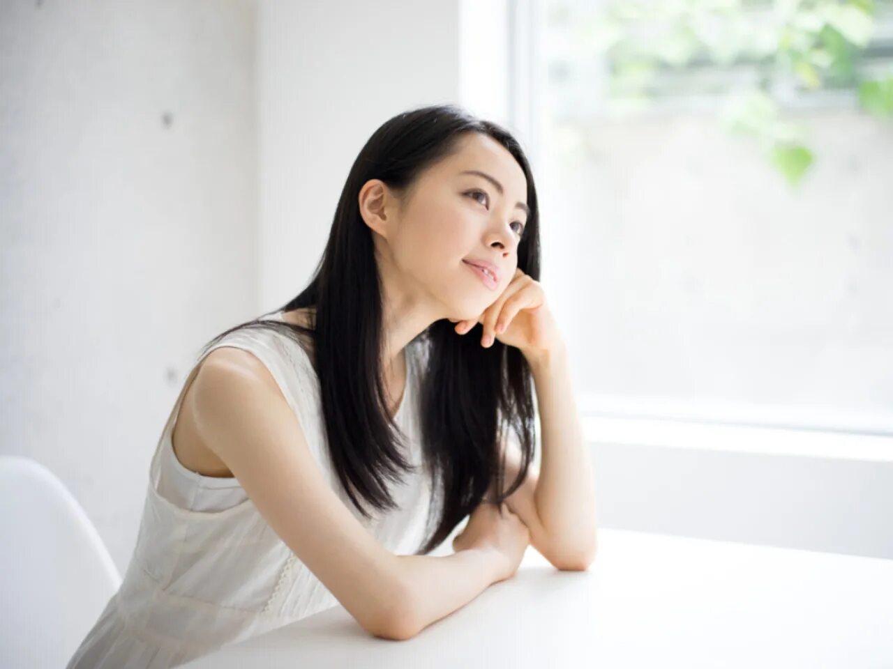 Азиатка думает. Think asia. Thinking girl png. Think asia. Задумчивый азиат.
