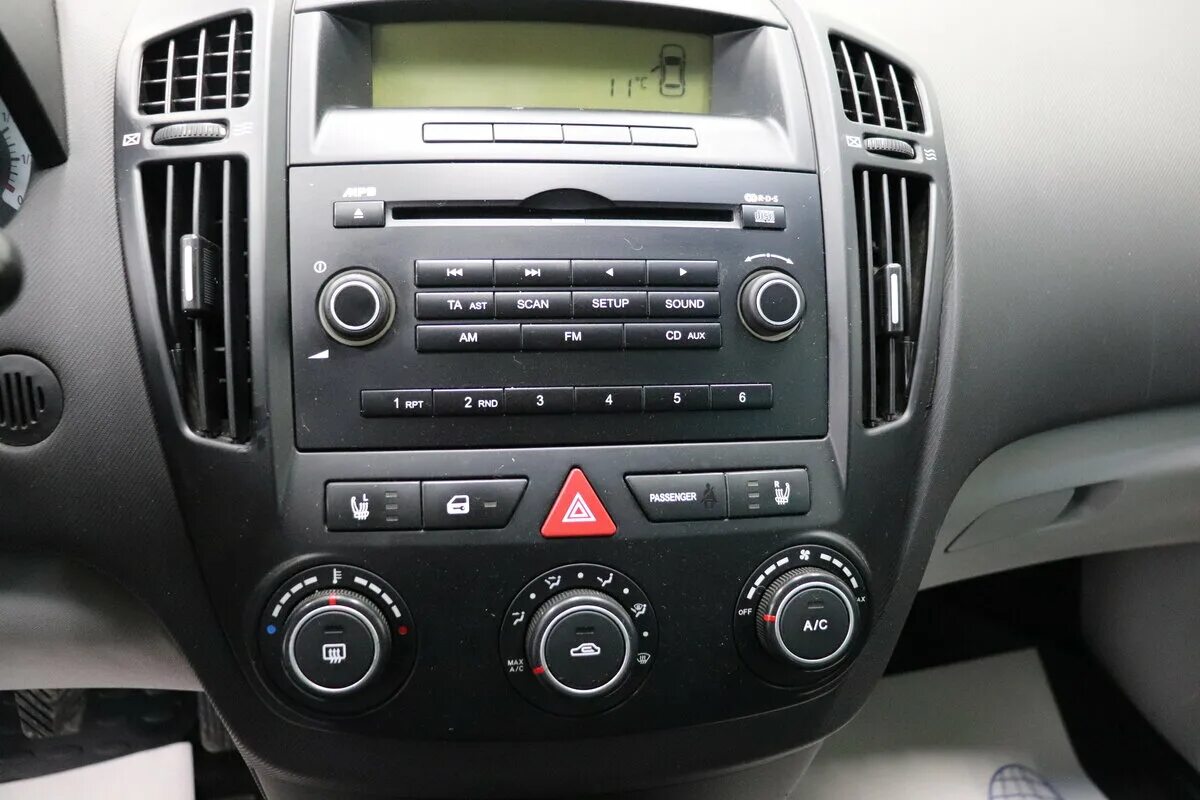 сенсорная магнитола kia ceed 2008. магнитола сид 2008. Kia ceed ed 2011 штатная магнитола тыльная сторона. киа сид 2008 мафон. климатическая система киа сид 2008.