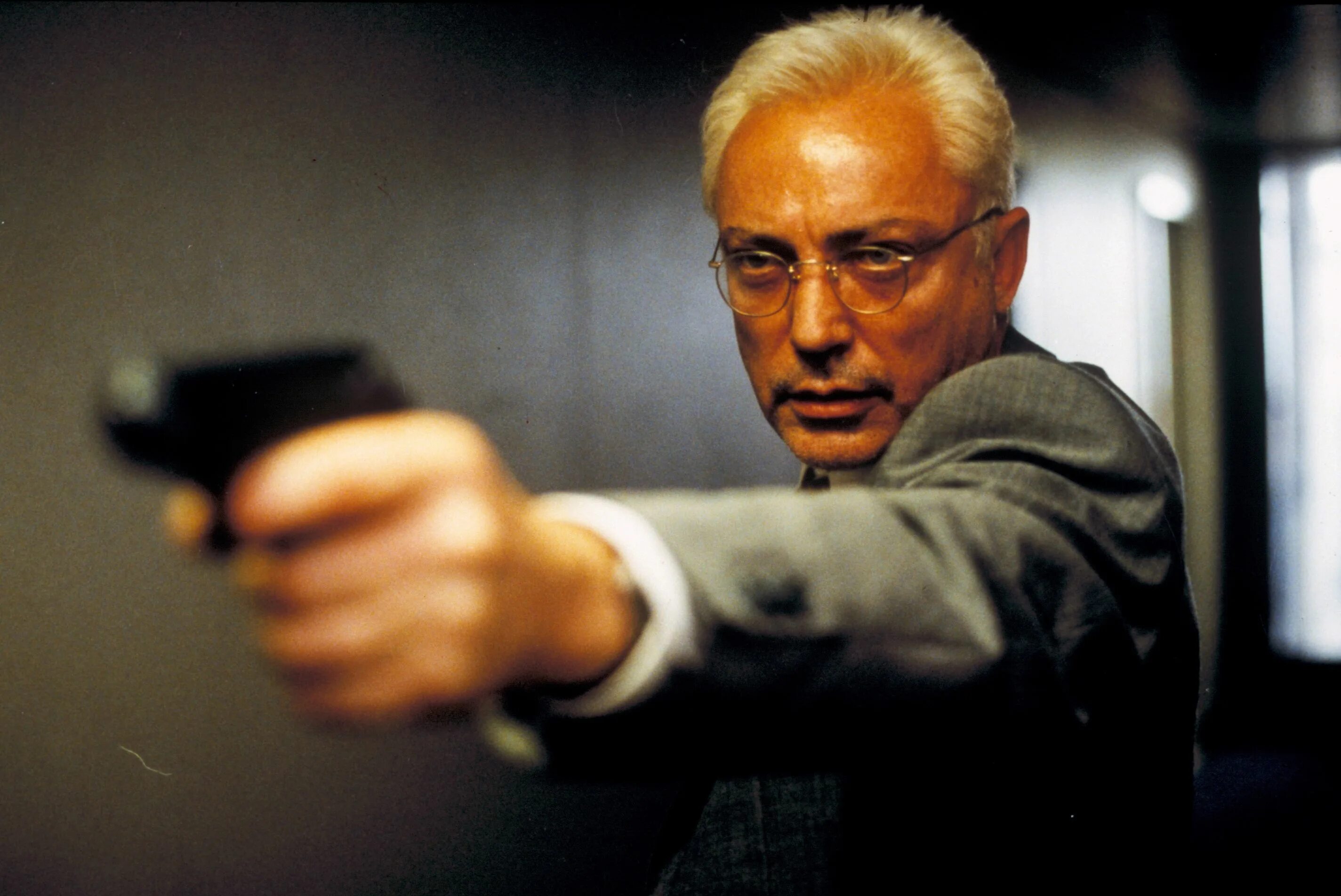 Дэвид тьюлис в молодости. Бернар жиродо. Желание фильм 1999. Удо кир эпидемия одержимости. Земные желания фильм 1999.