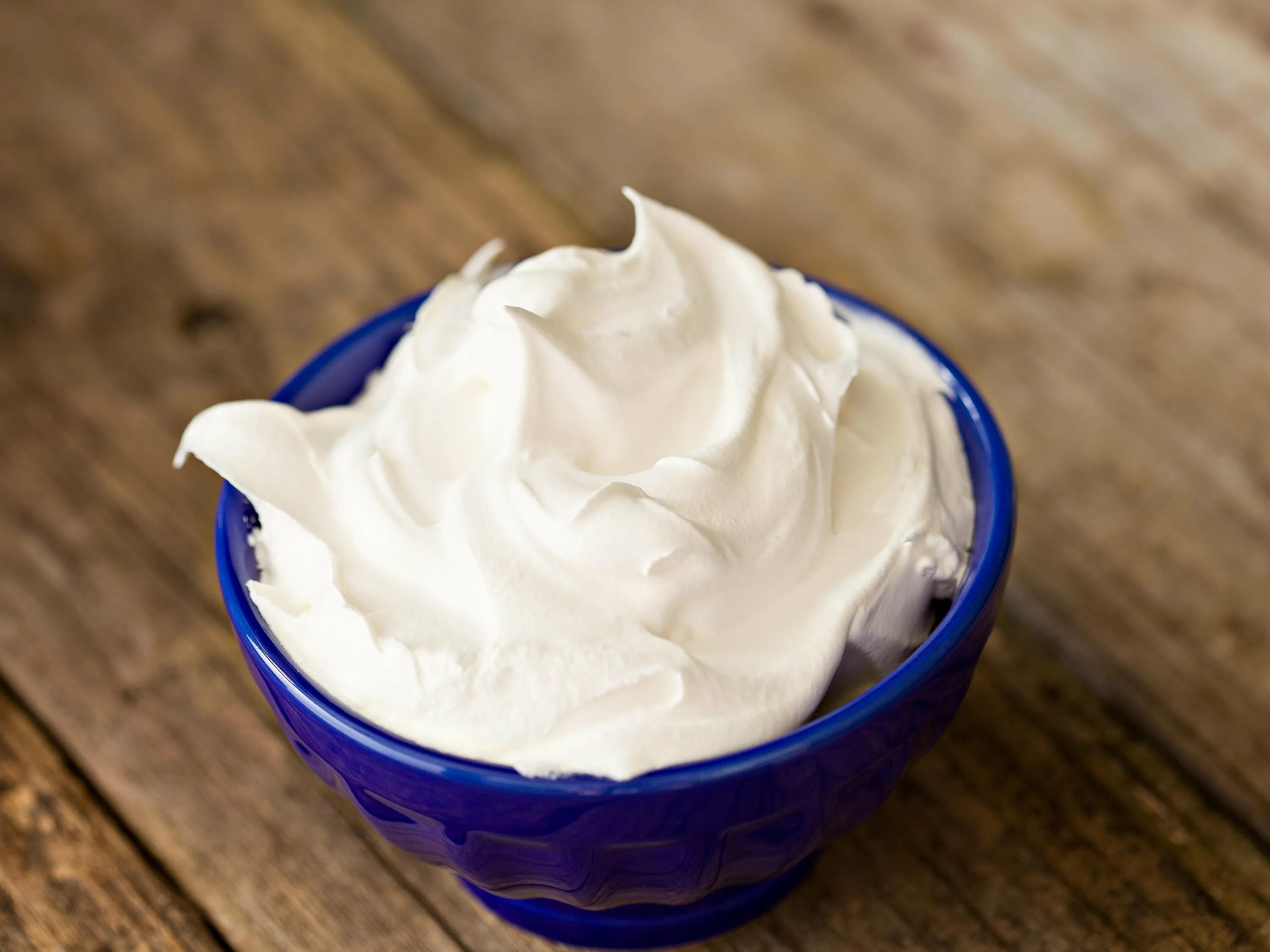 Как сбивать сливки для крема. Крем-фреш (creme fraiche). зефирный крем. шантийи крем. крем сливочный сливки для взбивания.