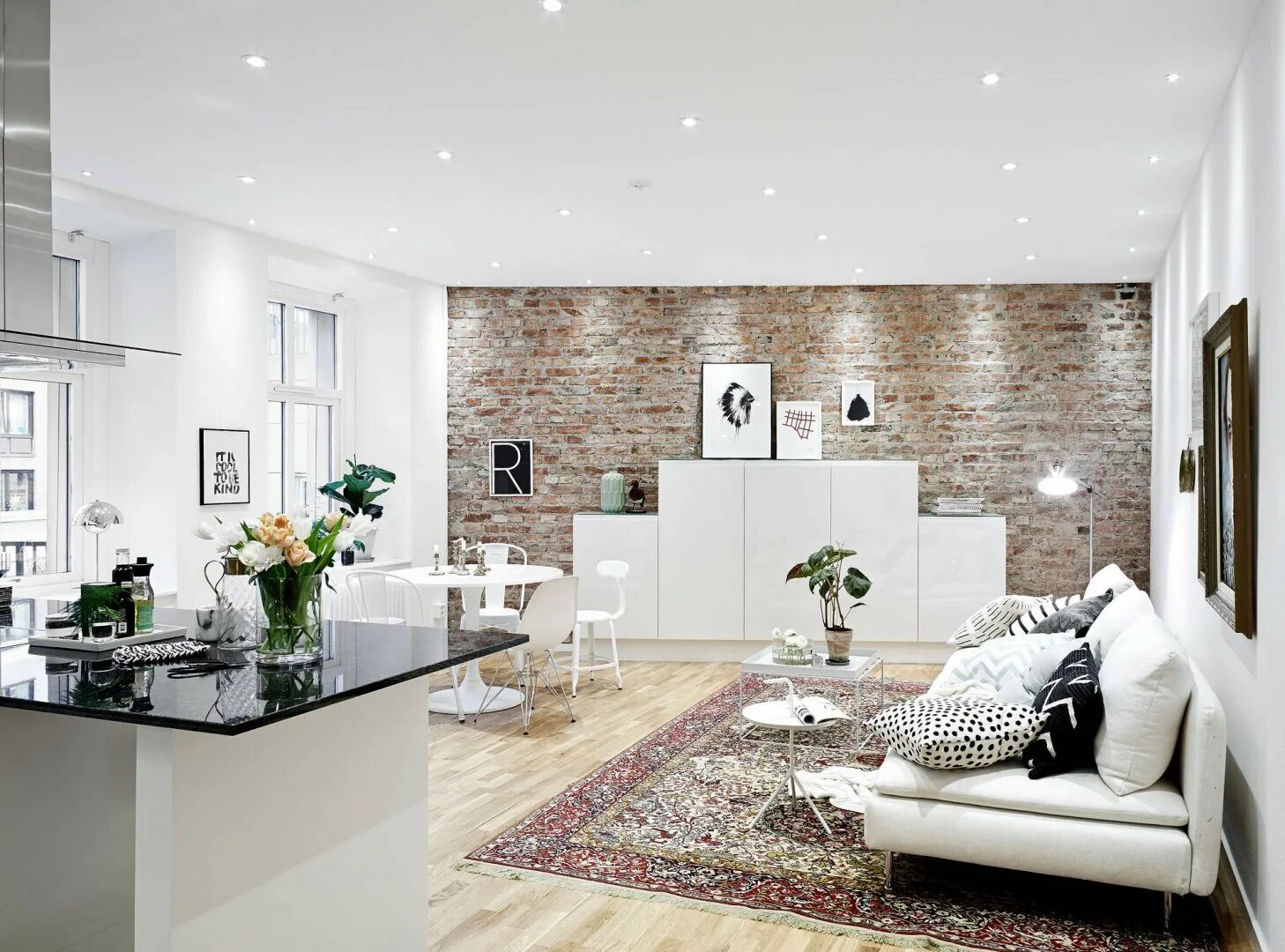 Дизайн интерьера белый. Белый интерьер квартиры. Белые стены в интерьере квартиры. Стильный белый интерьер. Современный интерьер с белыми стенами.