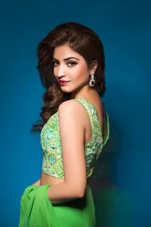 Kinza Hashmi Wallpapers - Top Free Kinza Hashmi Backgrounds - WallpaperAccess