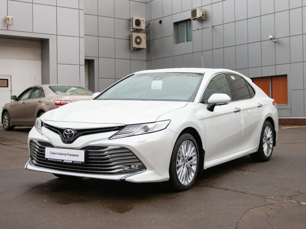 Камри 2.5 70 кузов. Toyota Camry xv70 белая. Тойота Камри 70 белая. Toyota Camry 2018 белая. Тойота Камри 3.5 новая белая.