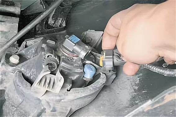 Replacement of lamps of the car Nissan Qashqai 2007 - 2013