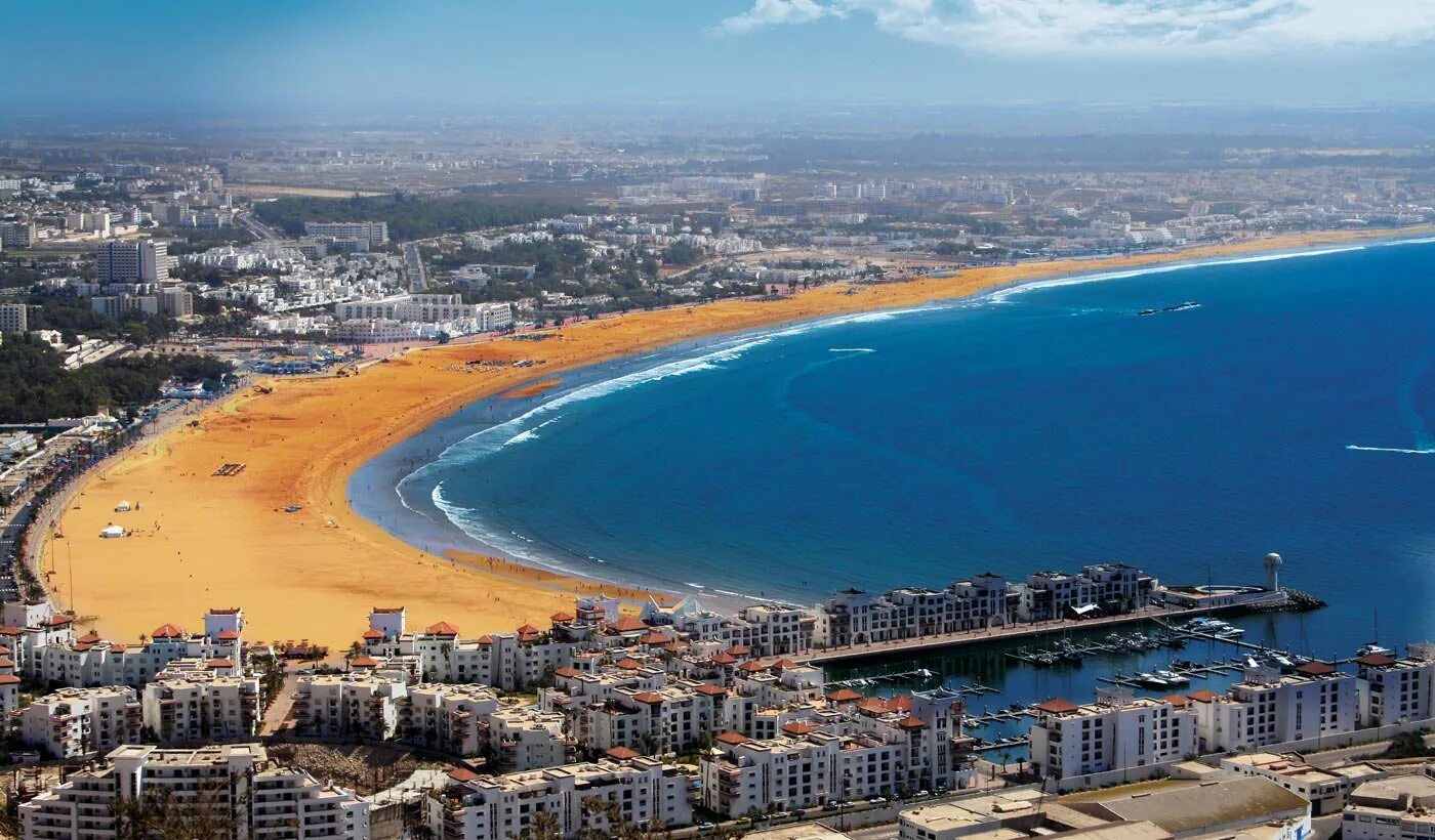 Марокко погода сейчас. Город Агадир в Марокко. Касабланка (Марокко). Океан в Агадире Марокко. Касабланка Марокко пляжи.