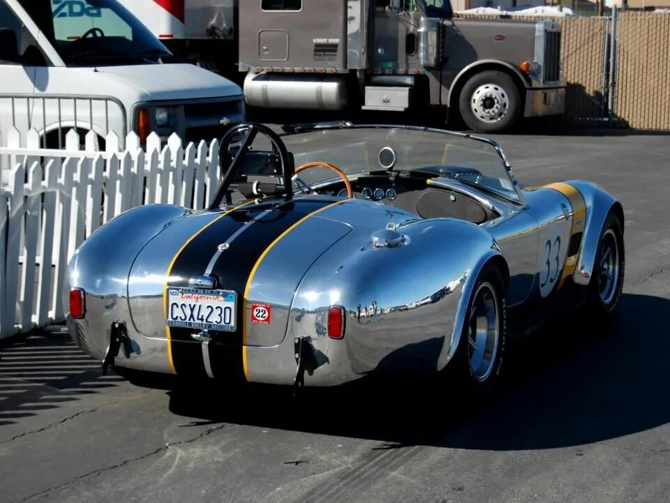 Shelby cobra купить. Шелби Кобра. Cobra Shelby в играх. Реплика Шелби кобры. Диски Shelby Cobra.