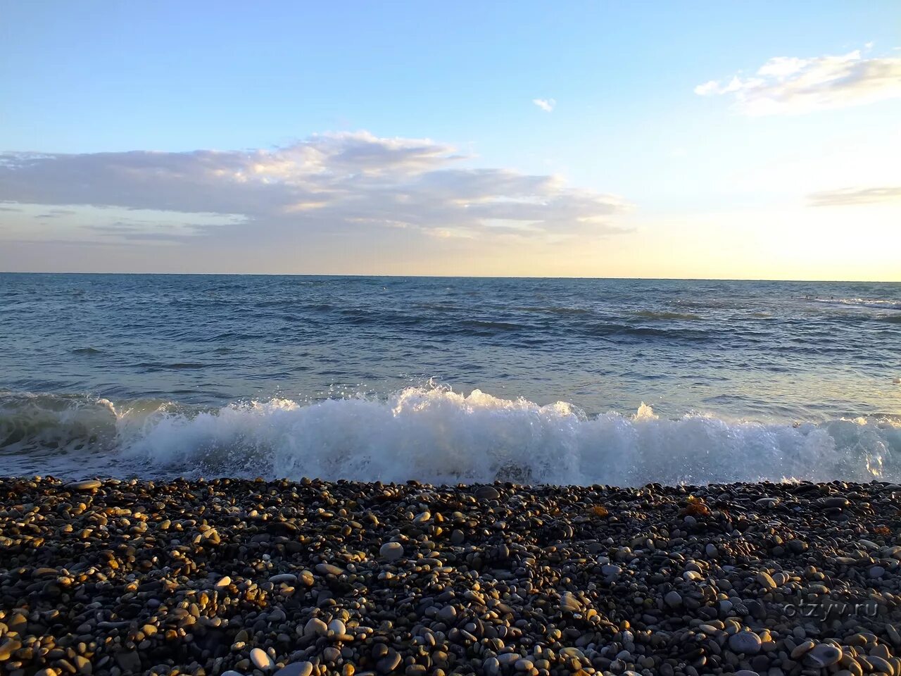 Каневском море. Берег черного моря Сочи. Берег черного моря Лазаревское. Сочи Адлер черное море. Море черное Имеретинка.