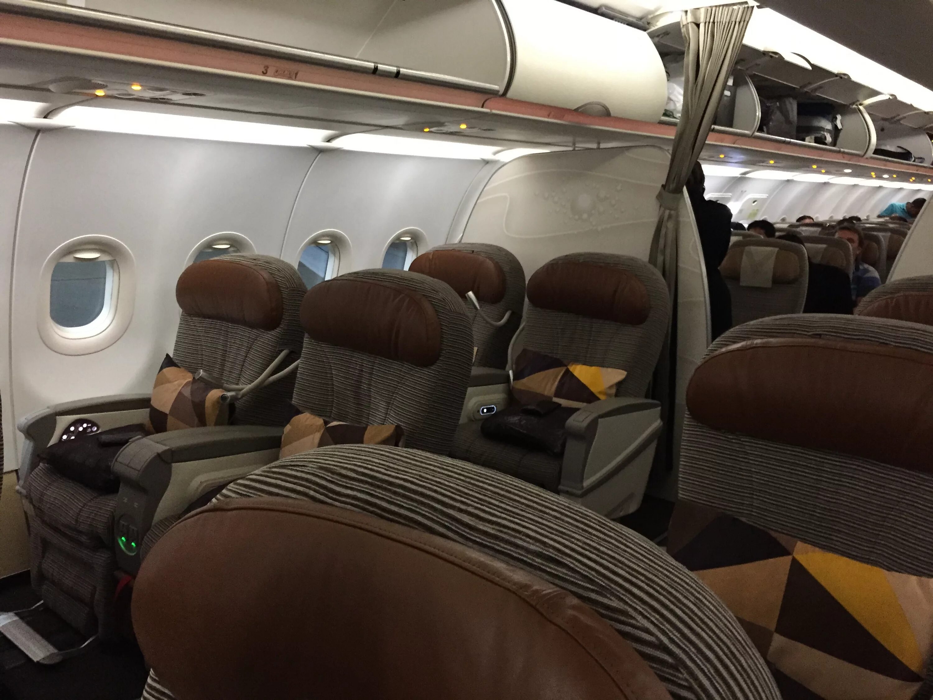 Flight Review: Asiana A321 Business Class - Live and Let's Fly