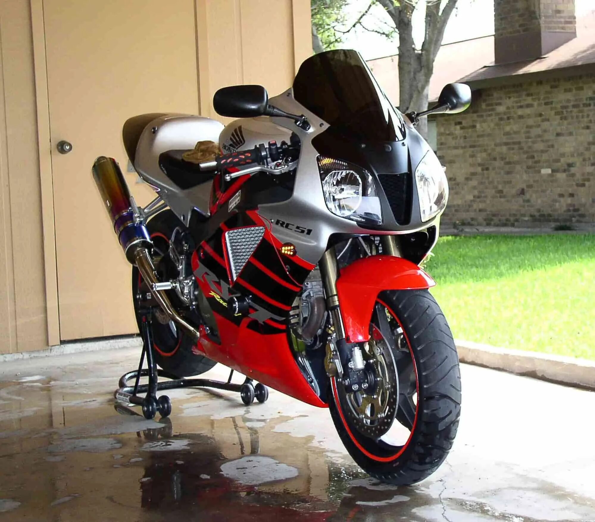 мотоцикл suzuki sv650. Honda vfr 800 2001. дукати 1098. Bmw r1200gs. Triumph tiger explorer.