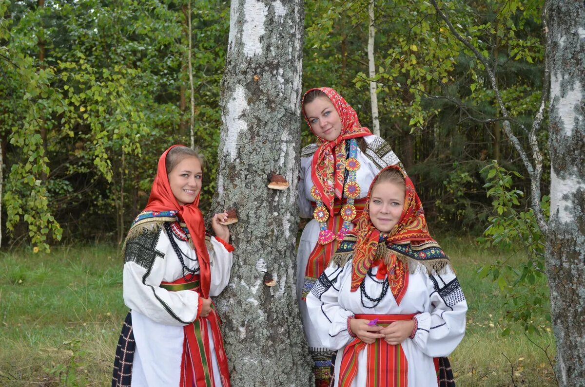 Есть любовь или нет пташица. Трио цветень вероника курбанмамадова. ансамбль &quot;пташица&quot;,(&quot; цветень &quot;). светлана кошелева цветень. пташица трио цветень.