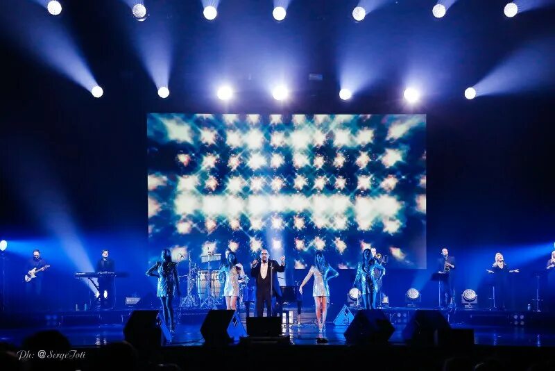 Кристина орбакайте бкз октябрьский концерт. Бкз октябрьский 12 января 2024. Бкз октябрьский 12 января 2024. Григорий чернецов на сцене бкз октябрьский. Бкз октябрьский 12 января 2024.