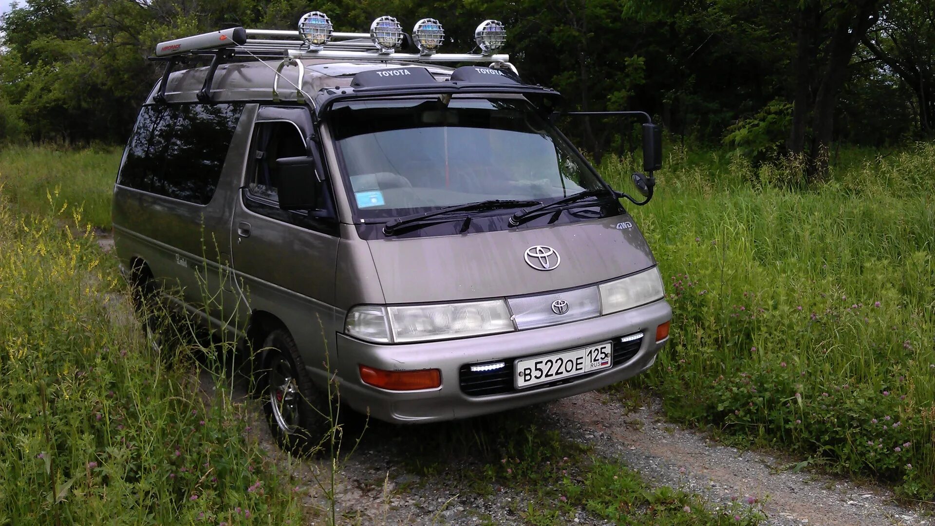 Тойота таун айс бензин. Toyota Town Ace Lite Ace. Toyota Lite Ace 4x4. Тойота лит айс 1992. Тойота Таун айс 1992 -1996.