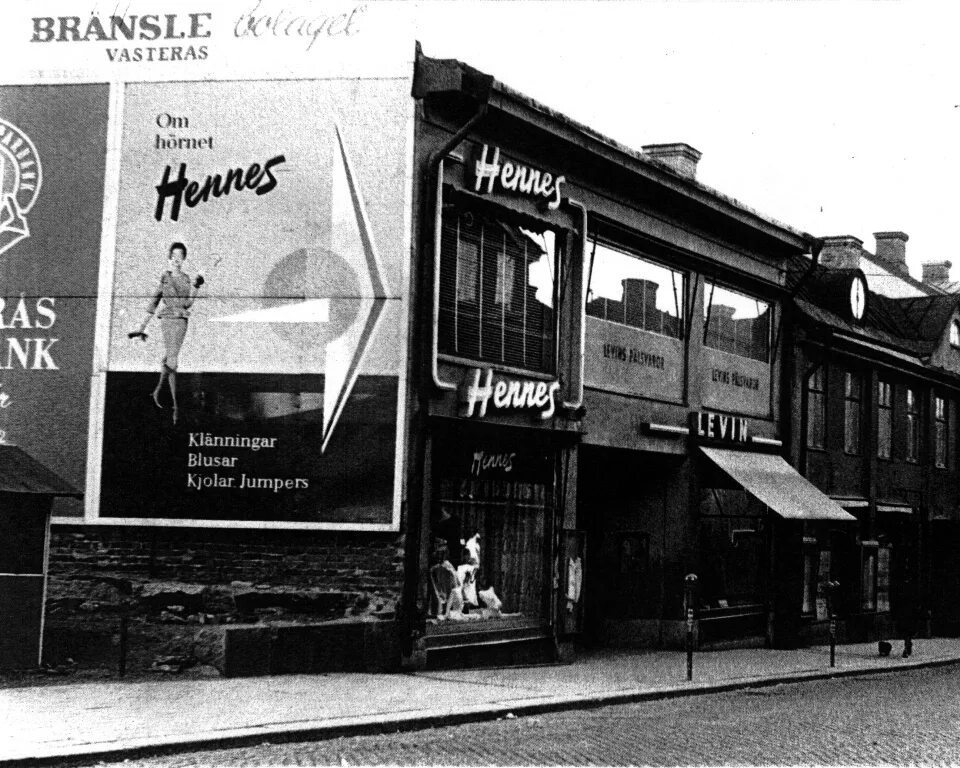 Первый магазин квартир. Магазин hennes 1947. Первый магазин HM. HM история бренда. Первый магазин hennes.