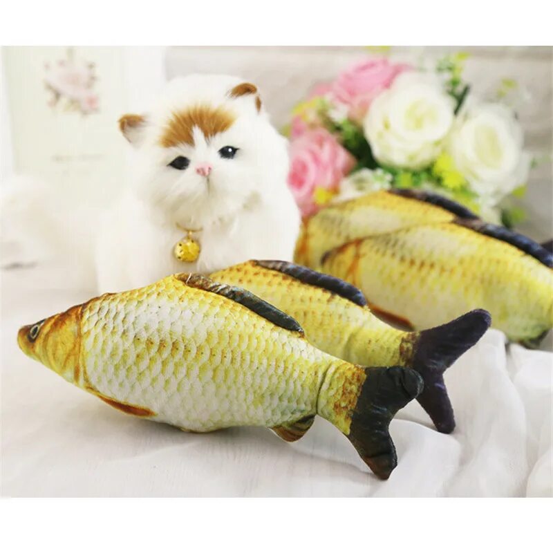 Котенок и аквариум. Рыбка для кошки. Рыбка для кошки. Игрушка кот. Кошка и рыбка в аквариуме.