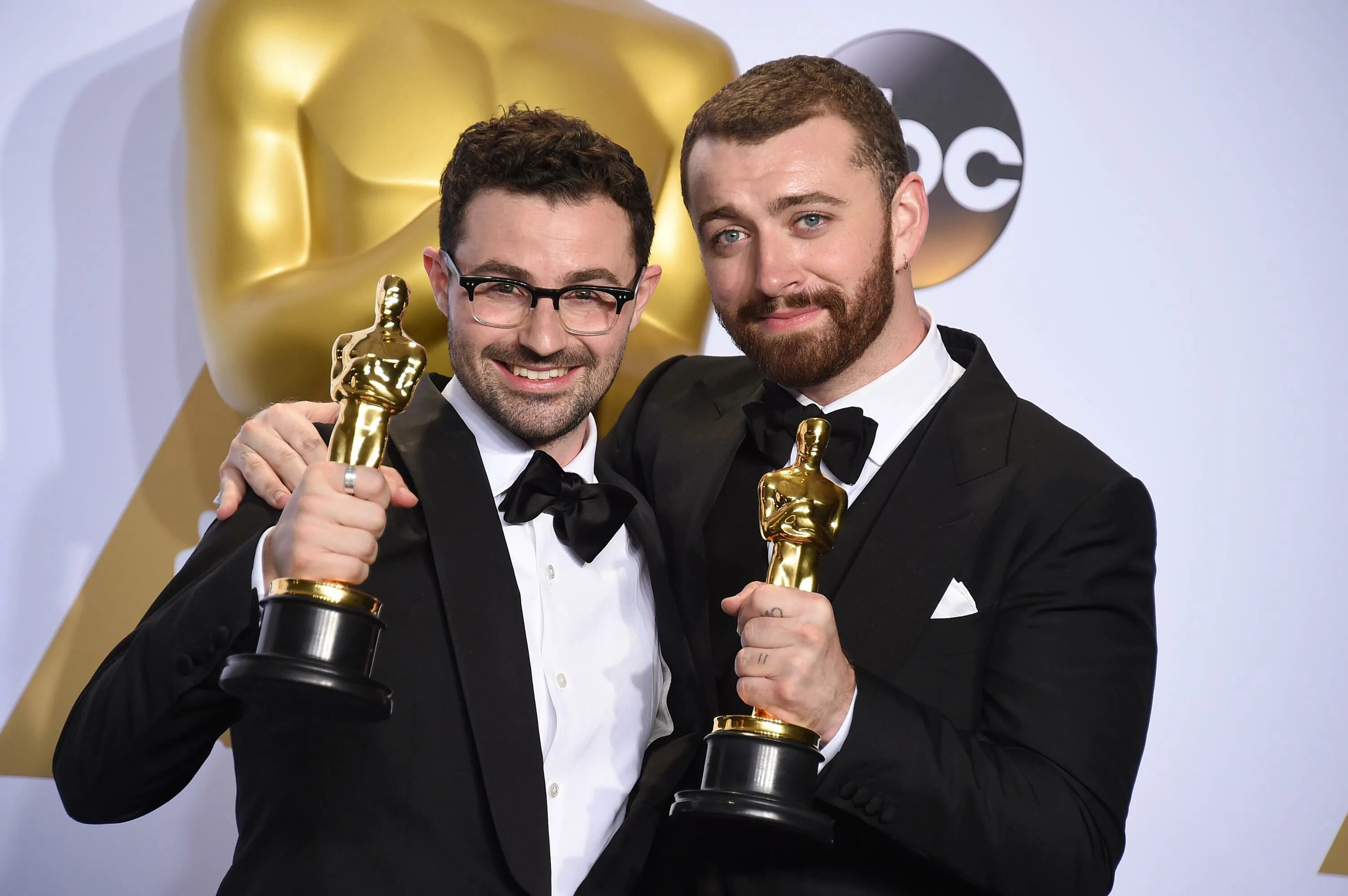 Сын оскар. Sam Smith Oscar. Sam Smith премия. Sam Smith награды. Сэм Смит на премии.