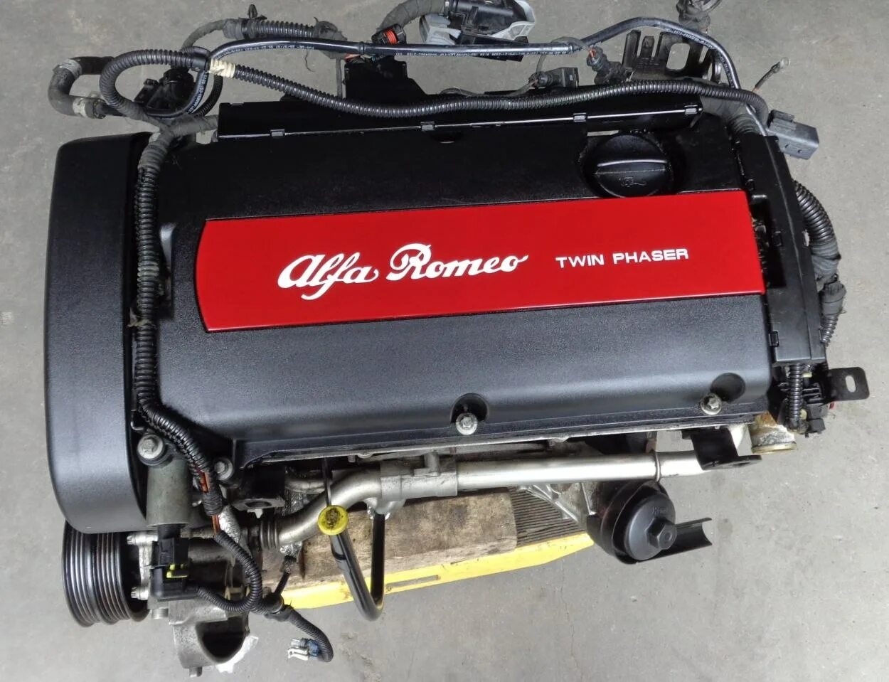 Двигатели alfa romeo. Альфа Ромео 159 двигатель 1.8. Альфа Ромео 159 двигатель. Alfa Romeo 159 ДВС. Двигатель Альфа Ромео 159 2.2.