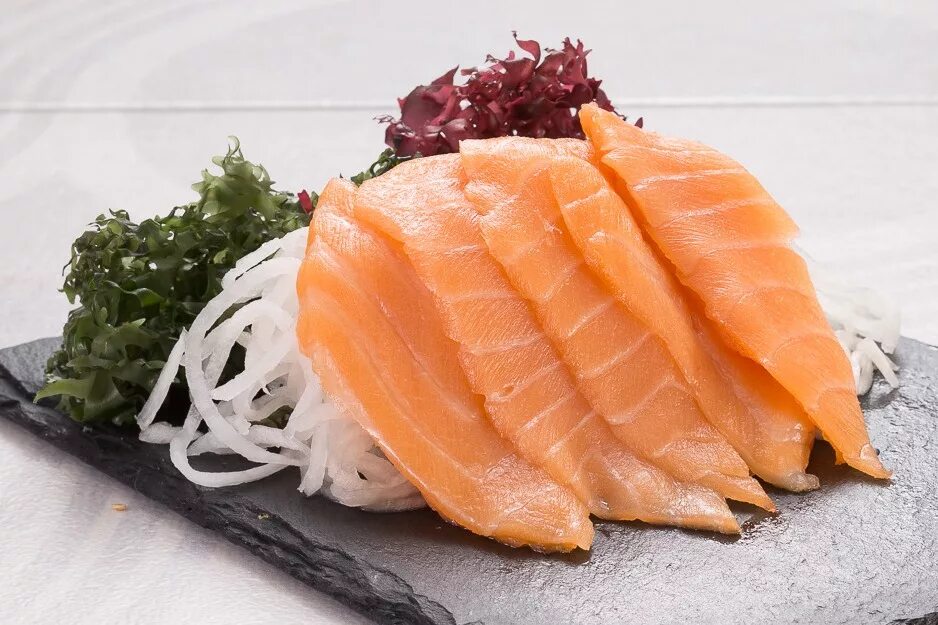 Суши с красной рыбой. Сушими это. Сашими геншин. Корейские блюда сашими. Что такое сашими в японской кухне.