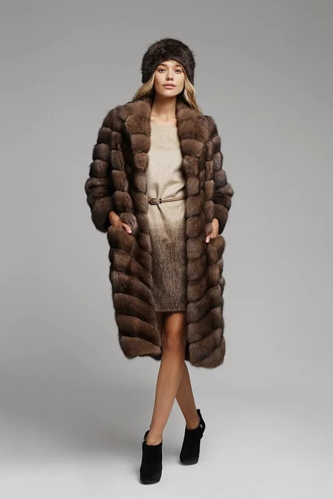 Самая ноская шуба из какого меха. Норковая шуба (цвет черный, модель 62-87, размер 38, бренд "winter lover", греция);. Китайская норка шуба. Какие шубы дешевые. Красивые женские шубы.