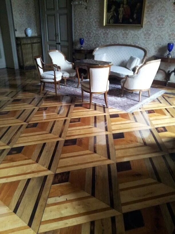 Floor d c