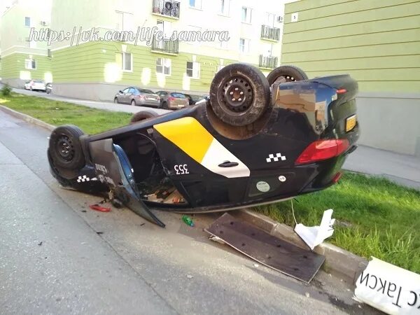 сат 318с гусеничный. техники акриловой заливки. техника перевертыша. дтп с участием военной техники. уаз перевернулся.