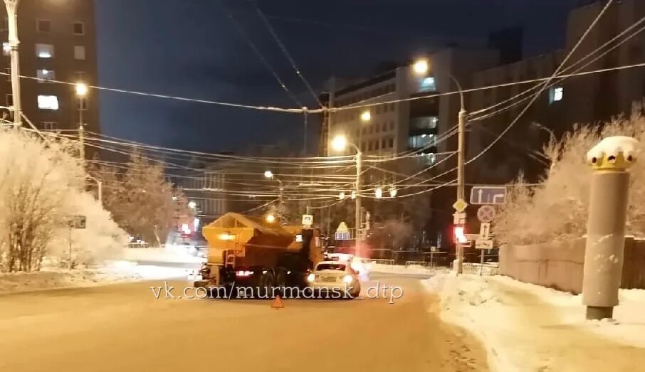 Конечная 10 троллейбуса. Мурманск авария на карла маркса. конечная 3 троллейбуса мурманск.