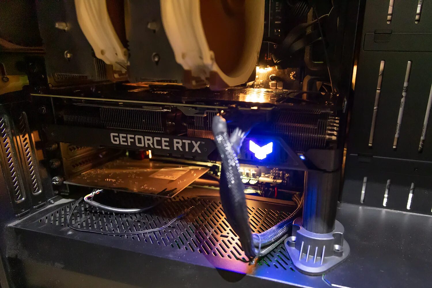 Rtx 3080 tuf gaming. ASUS TUF 3080 10gb. ASUS GEFORCE RTX 3080 LHR 10240mb. ASUS TUF RTX 4080. ASUS TUF 3080 подсветка.