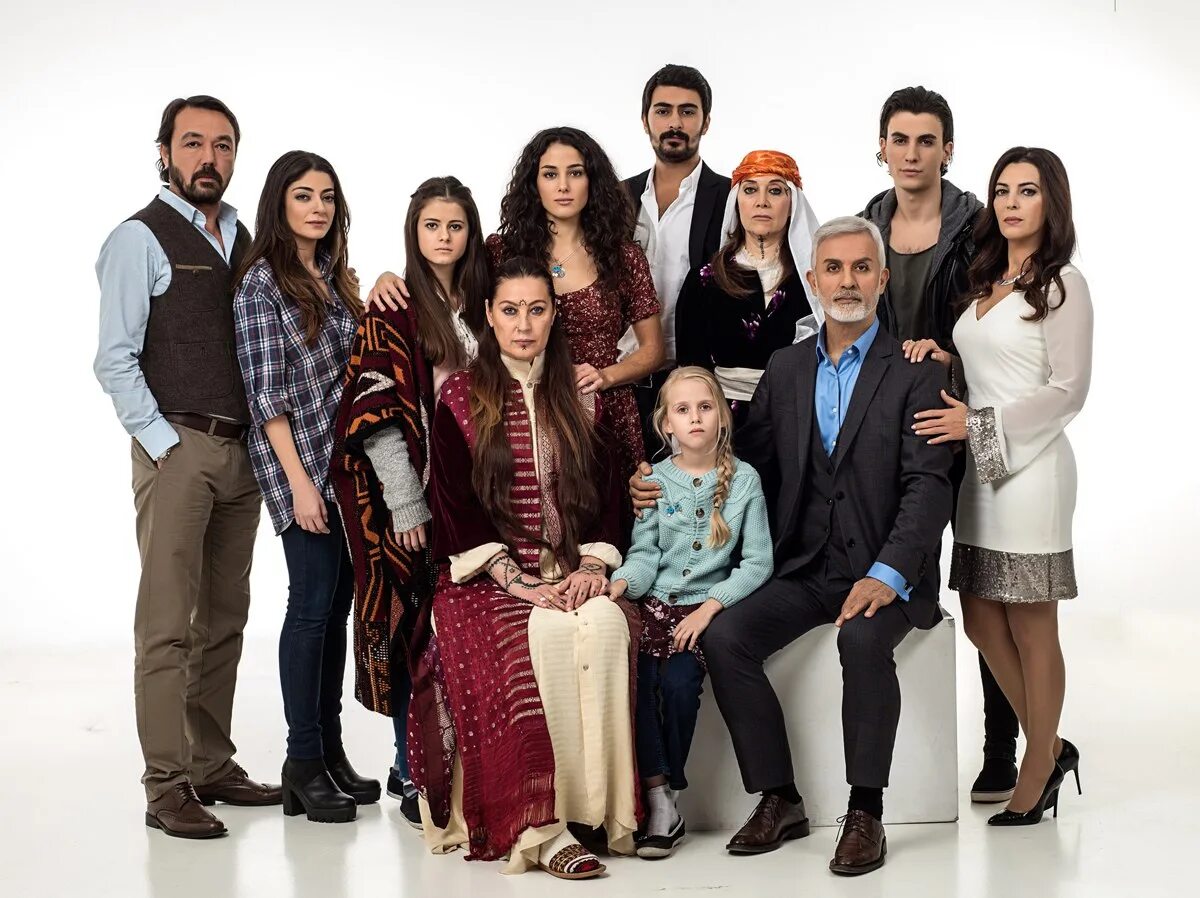 Найти турецкий сайт. Три куруша турецкий сериал. херджаи турецкий сериал. гоч замани турецкий сериал. турецкий сериал в мардине.