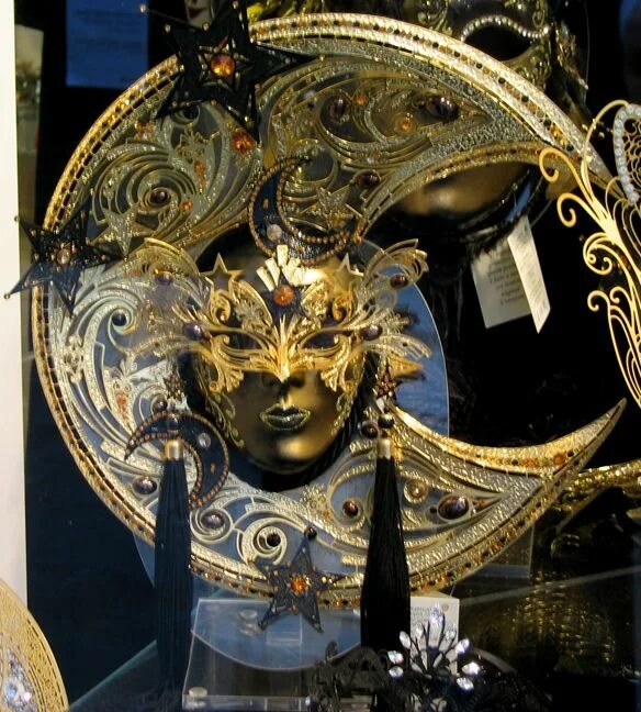 Карнавальная маска. Венецианская маска солнце. Маска венеция для карнавала. Венецианский карнавал сан марко. Венецианская карнавальная маска луна.
