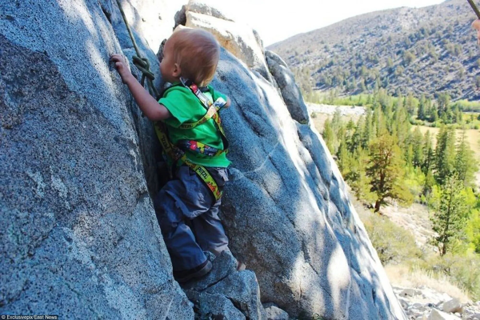 Mountain child. Детям о горе. Горы для детей. Мальчик в горах. Путешествуем с ребенком в горах.