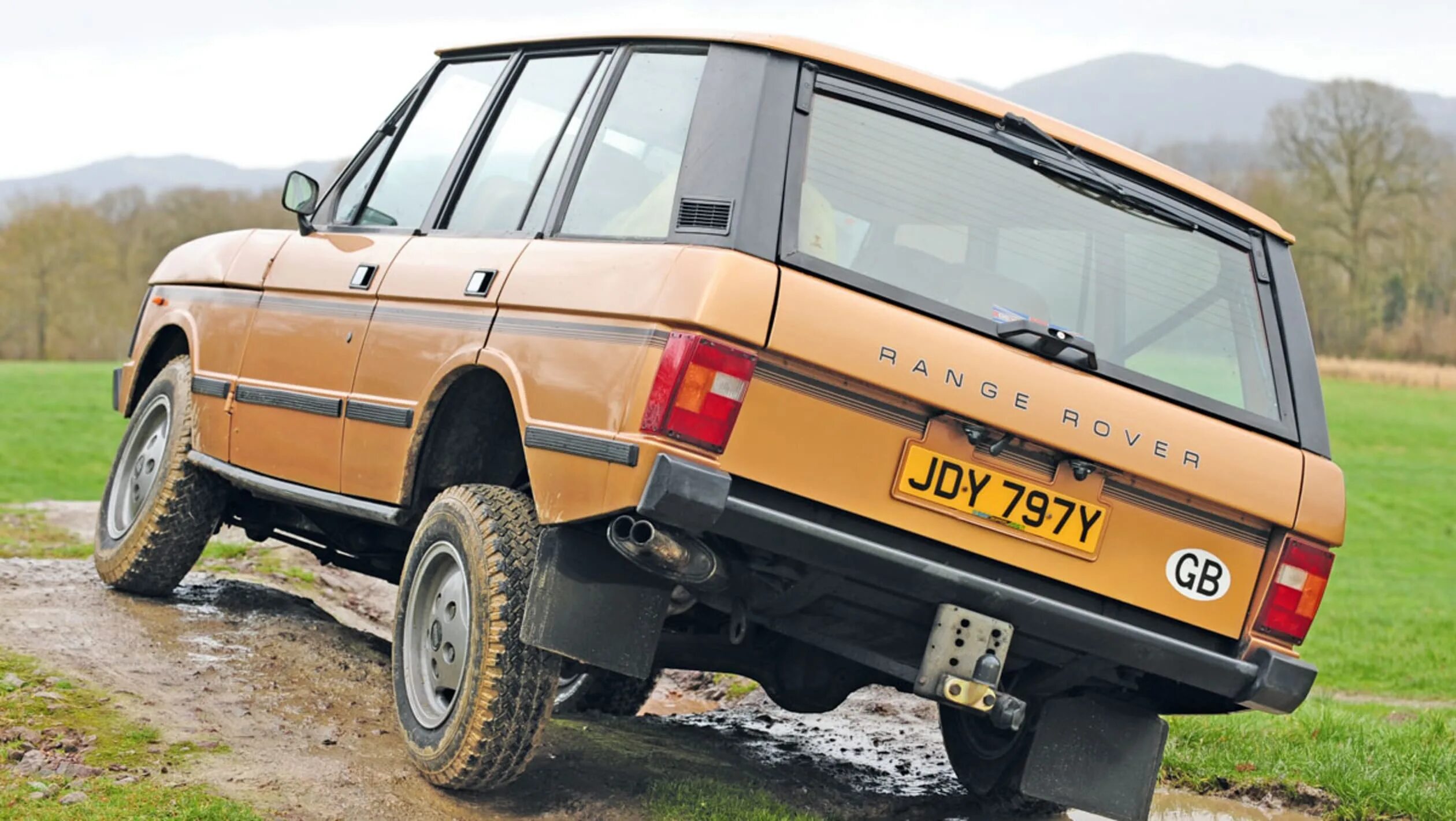 Ленд ровер 1 поколение. Ренж Ровен 1. Ленд Ровер 1 поколения. Range Rover 1 поколения. Range Rover mk1.