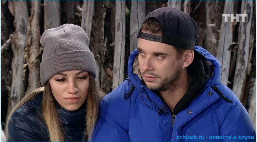 Женек на доме. Юля белая и ромашов. Дом женек. Собаки евгении медведевой. Кузин дом 2.