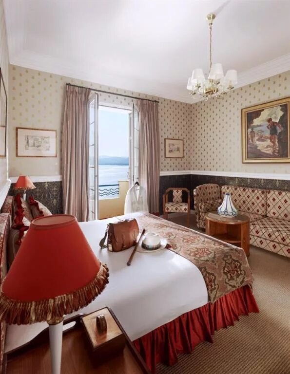 Bellesa house. Жуан ле пен франция гостиница. Французский отель. Hotel rives. Жуан ле пен.
