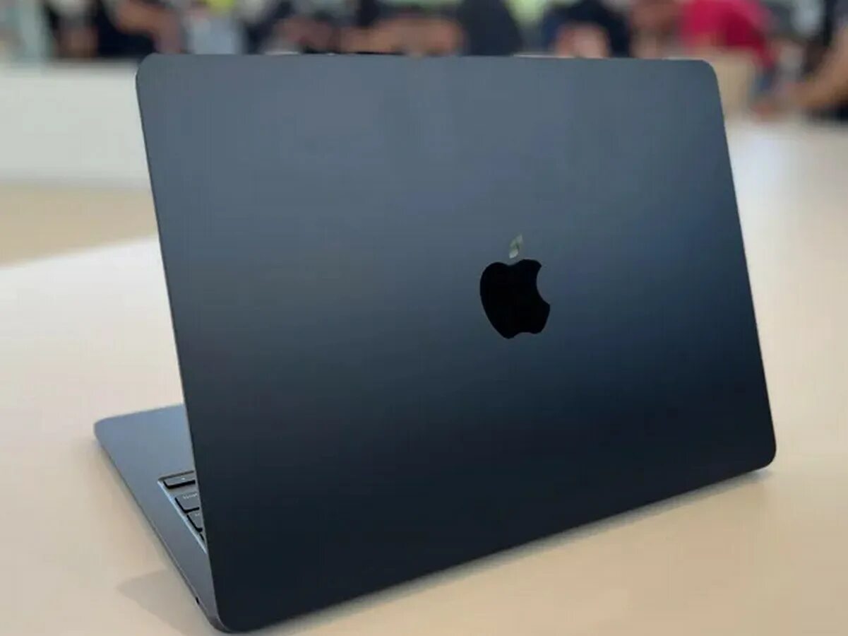 Macbook air 13 m2 16gb. Macbook air m2 256 midnight mly33. макбук эйр 2025. новый макбук аир 2025. макбук последняя модель 2025.