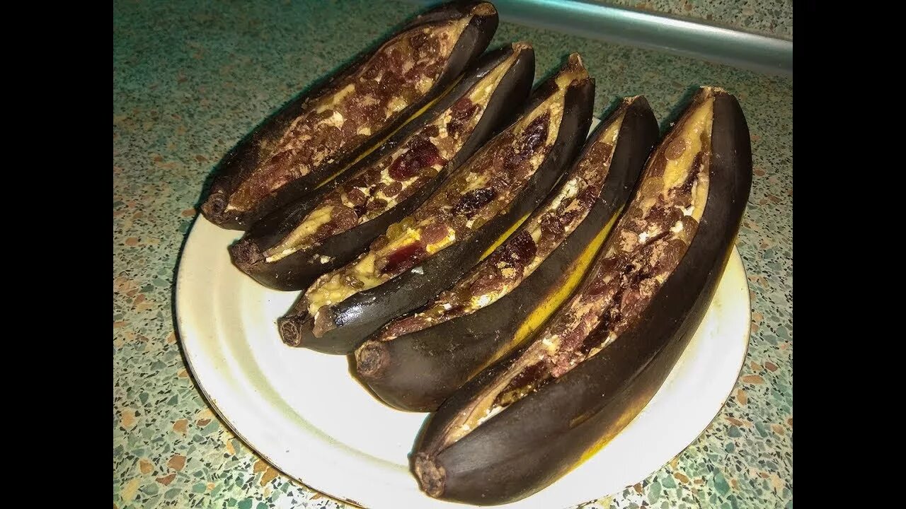 Приготовить бананы в духовке. Запеченные бананы. Запеченные бананы в духовке. Запеченные бананы с шоколадом. Бананы с шоколадом в духовке.