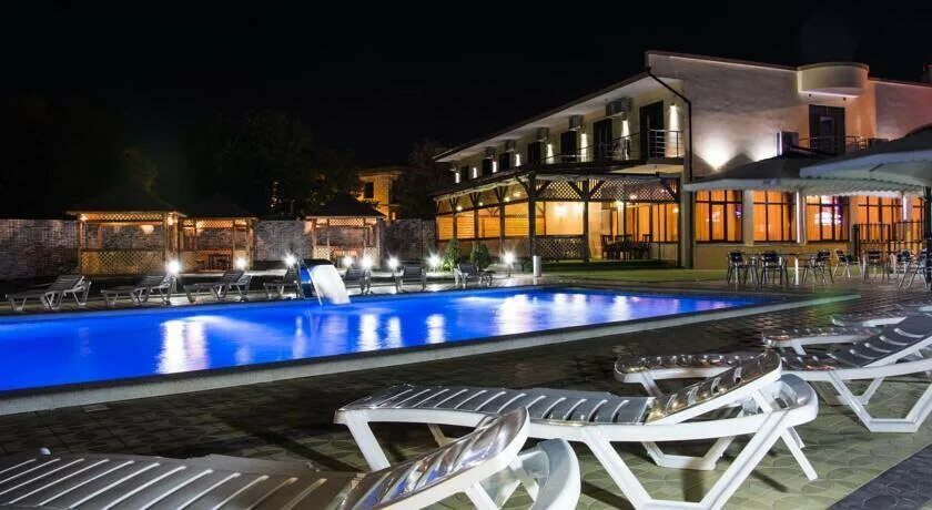 Гостеев отель джубга. Гостиница парадиз джубга. Бассейн парадиз джубга. Горная долина тенгинка. Джубга отели все включено с бассейном.