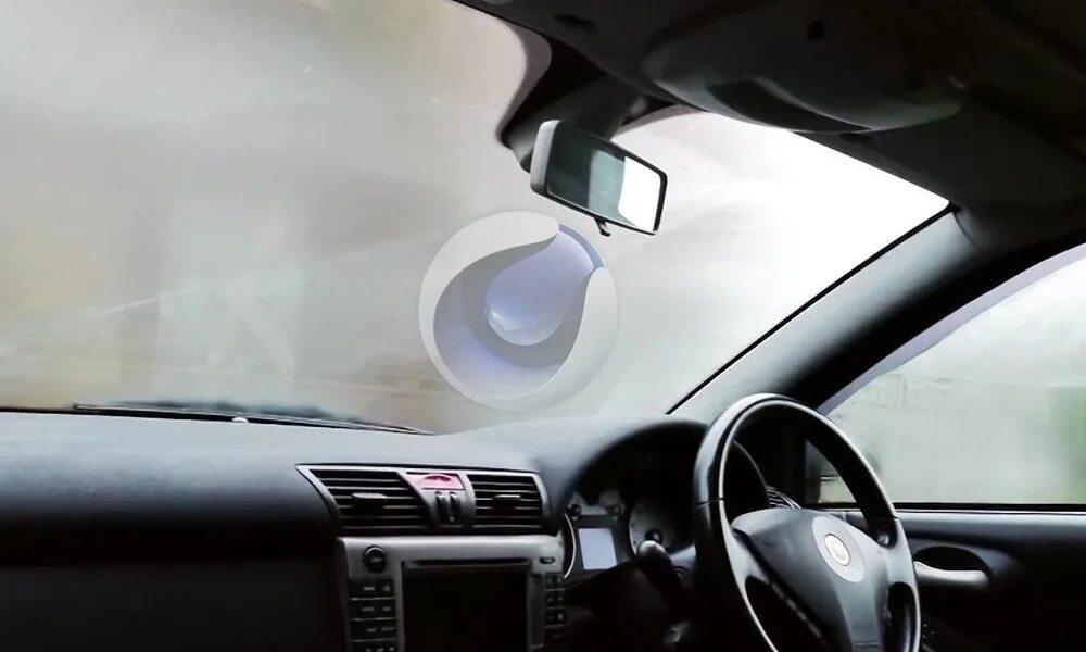 Лобовое стекло внутри машины. Вид из лобового стекла машины. Запотевшее стекло в машине. Окно машины изнутри.