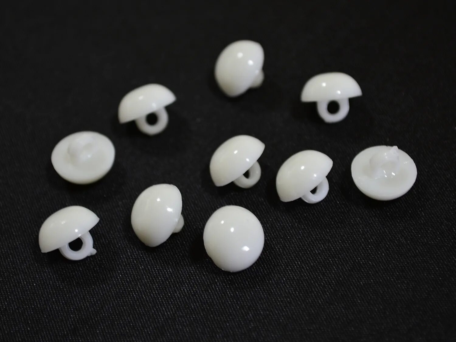 пуговица с ушком. пуговицы франция конец 18 века. пуговицы с ушками. магнитная пластина для монет. пуговица на ножке.