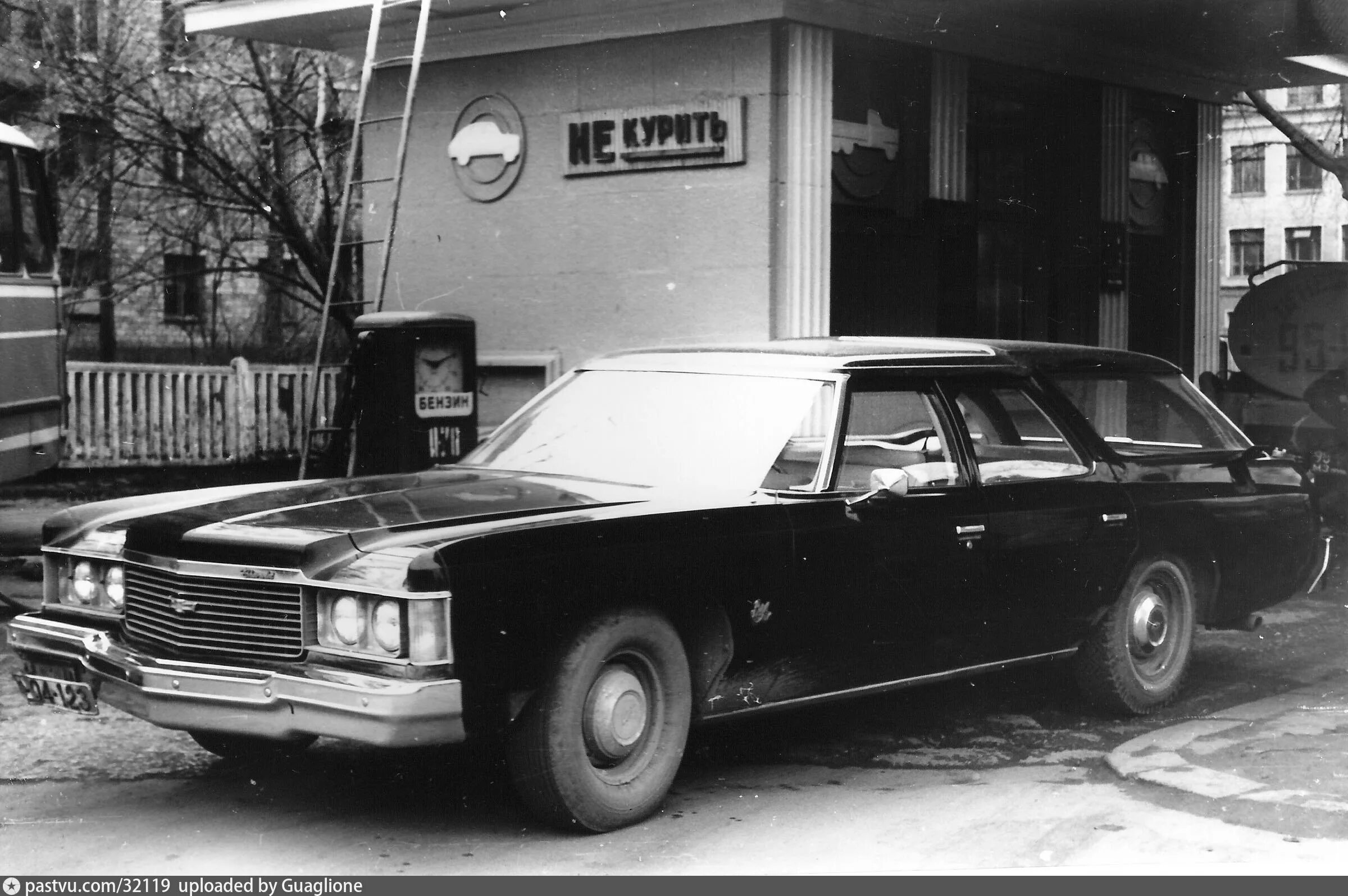 Машина посол. Толкачев шпион. 1974 Chevrolet Impala Wagon.