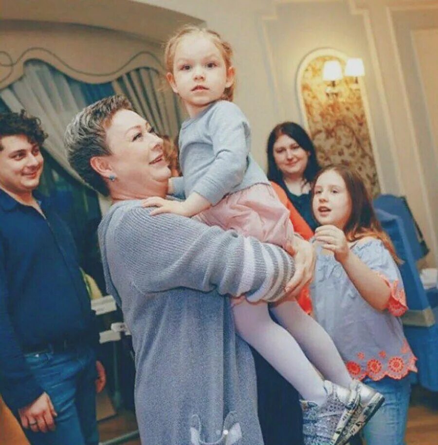 Maria family. Актриса Аронова семья.