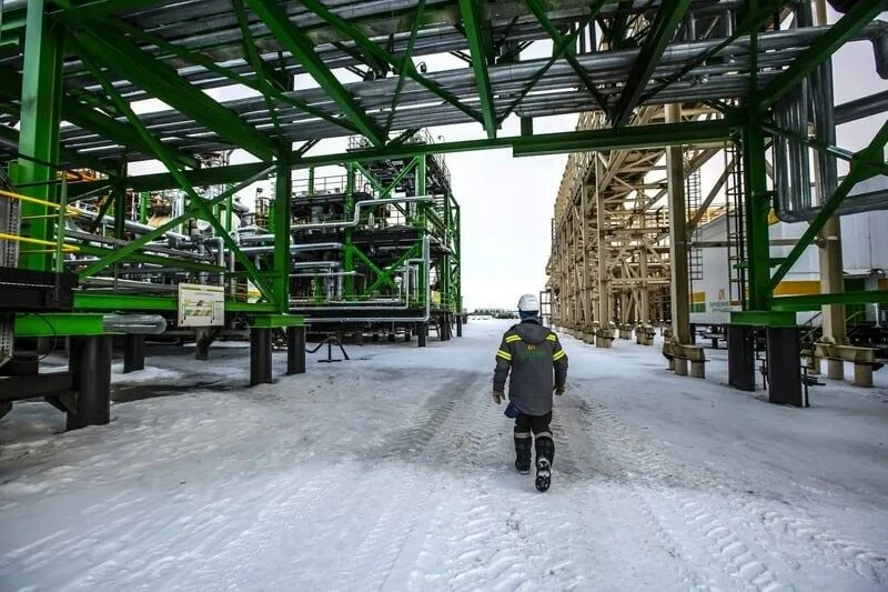 Зарубежнефть добыча харьяга. Зарубежнефть восток. Нефтяник фотоклипарт. Харьягинское месторождение срп. Зарубежнефть добыча.