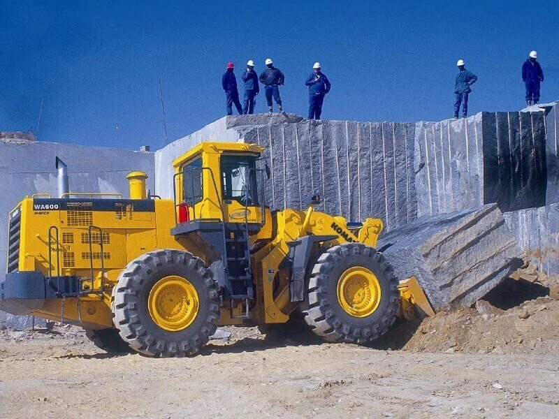 Погрузчик 600. Погрузчик коматсу 600. Погрузчик 600. Komatsu wa600-3. Погрузчик коматсу 600.
