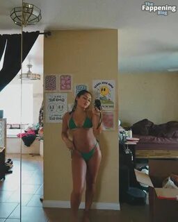 Avani Gregg Sexy (19 Photos) .