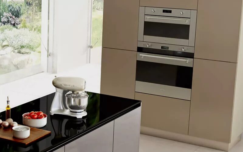 Кухонная техника gaggenau. Aeg s 83600 cmm0. Встраиваемая техника индезит для кухни. Кухня gaggenau. Премиум кухонная техника.